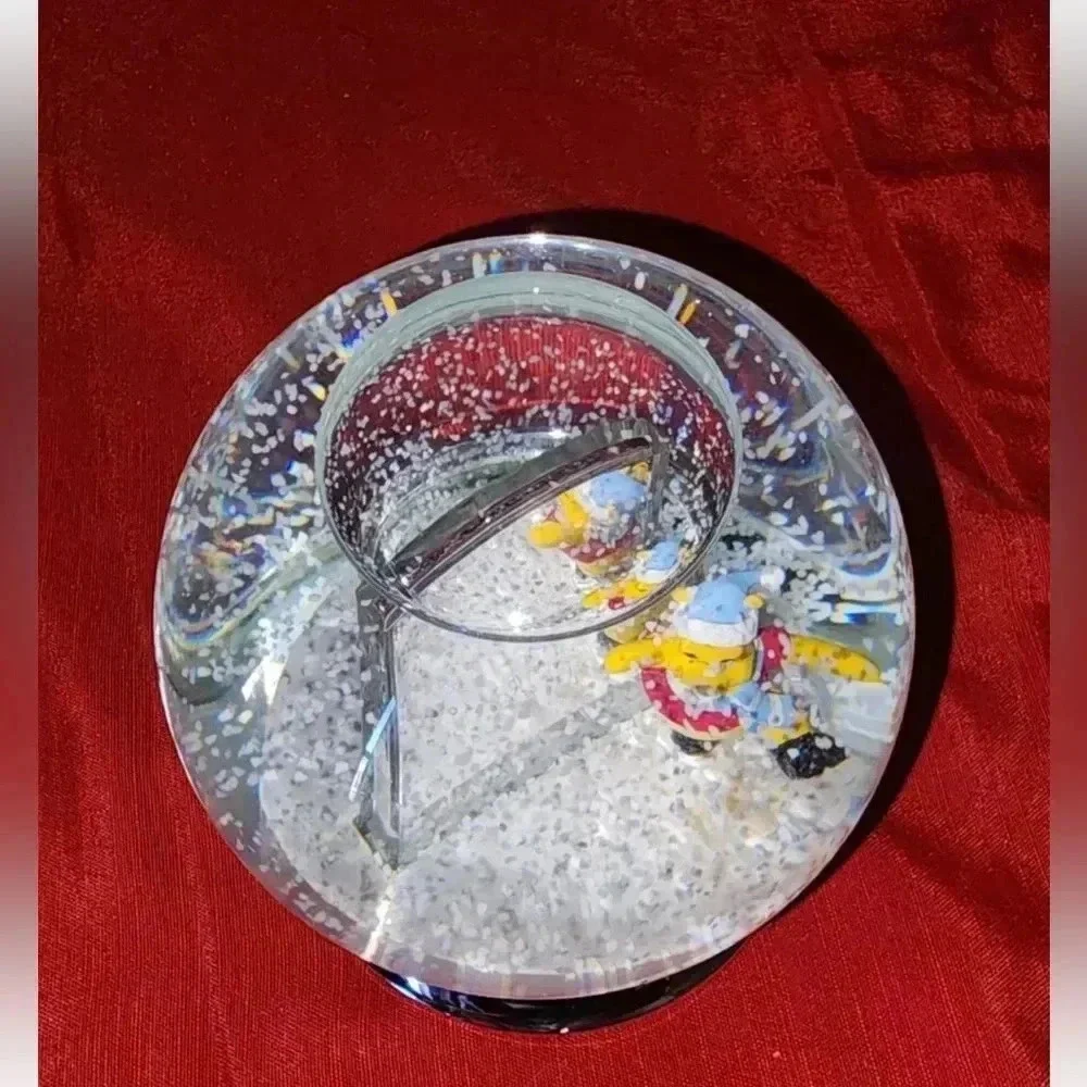 Disney Pooh Bear With Picture Frame ( RARE ) Edition Snowglobe